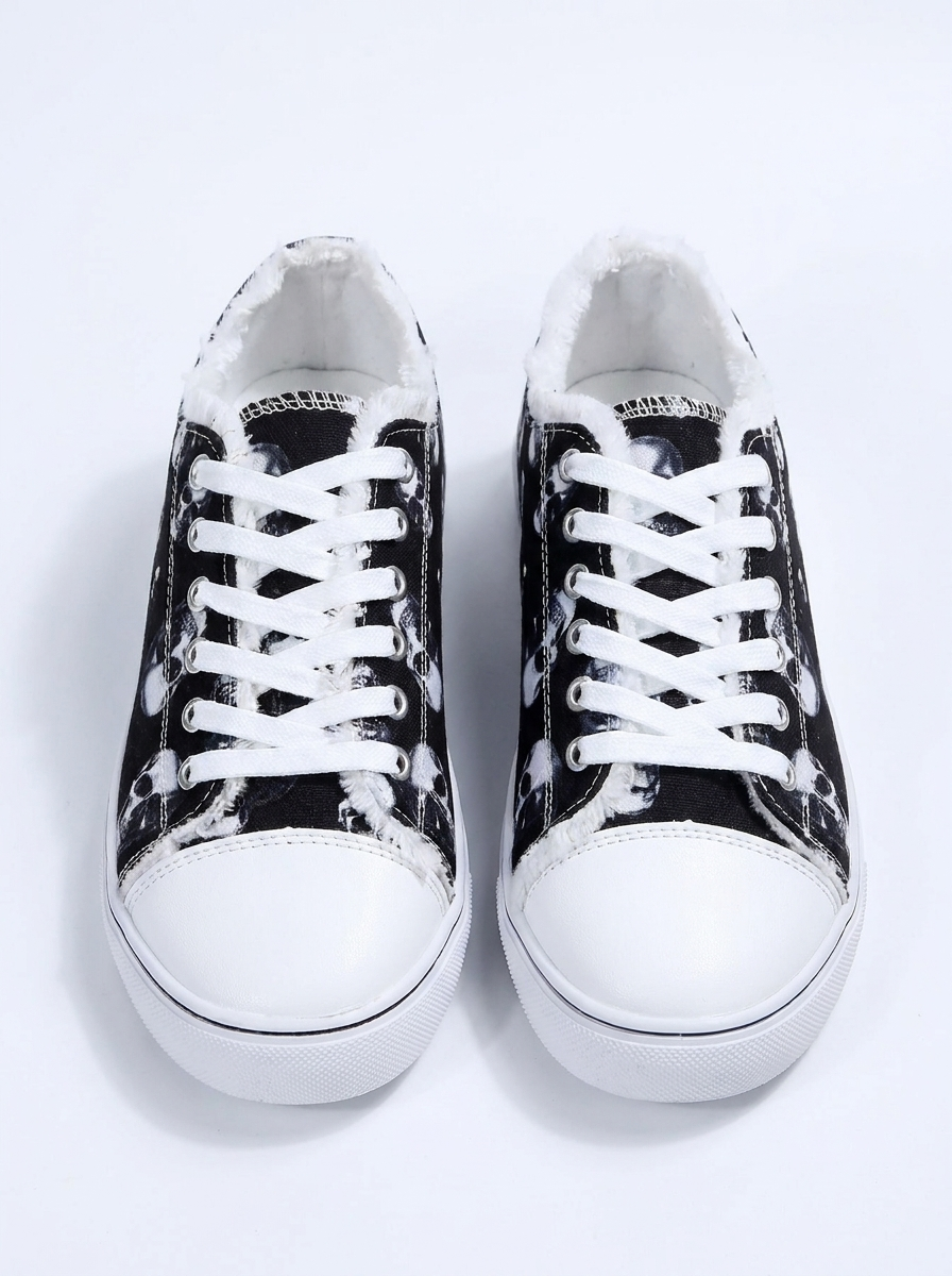Casual sneakers white hero